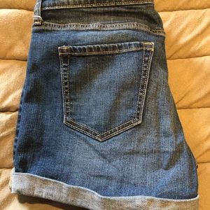 Gap size 8 shorts